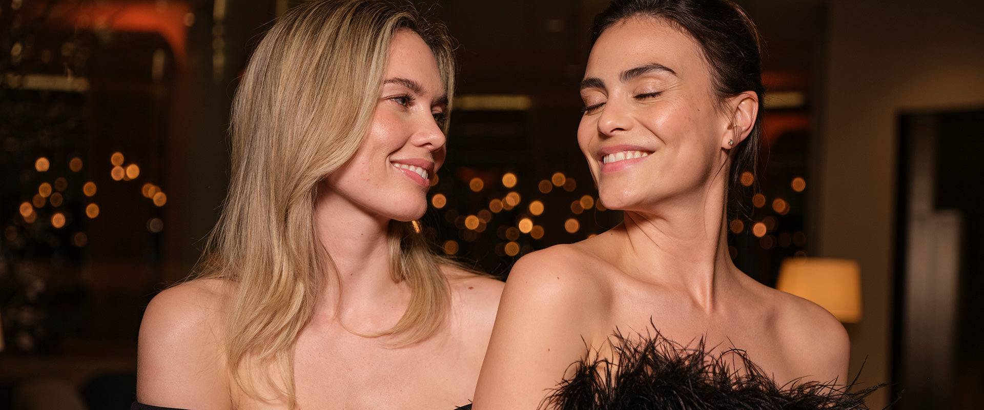 Zwei strahlende Frauen 